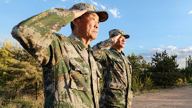 “立正！”將軍下達命令 百萬“雄兵”精神抖擻