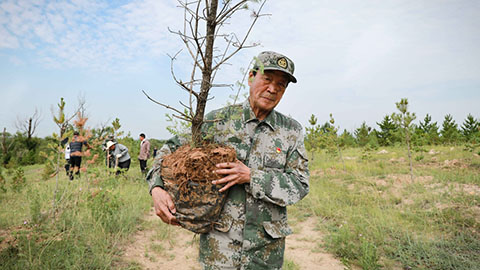 “綠化將軍”張連印歌聲表達對黨的深情