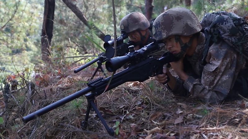 滇西高原：偵察兵極限連貫考核正在展開