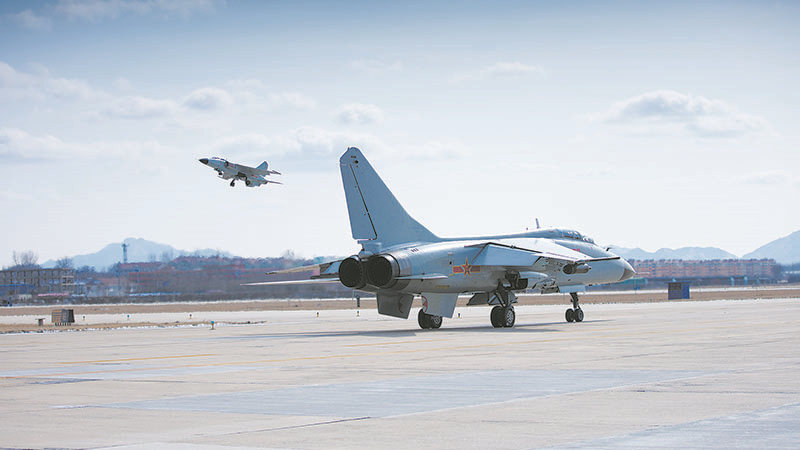 鷹擊長(zhǎng)空！北部戰(zhàn)區(qū)海軍航空兵某旅飛行訓(xùn)練影像