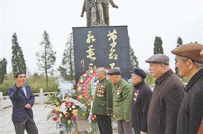 退伍老兵帶頭修建烈士陵園：但為英烈笑九泉（圖）