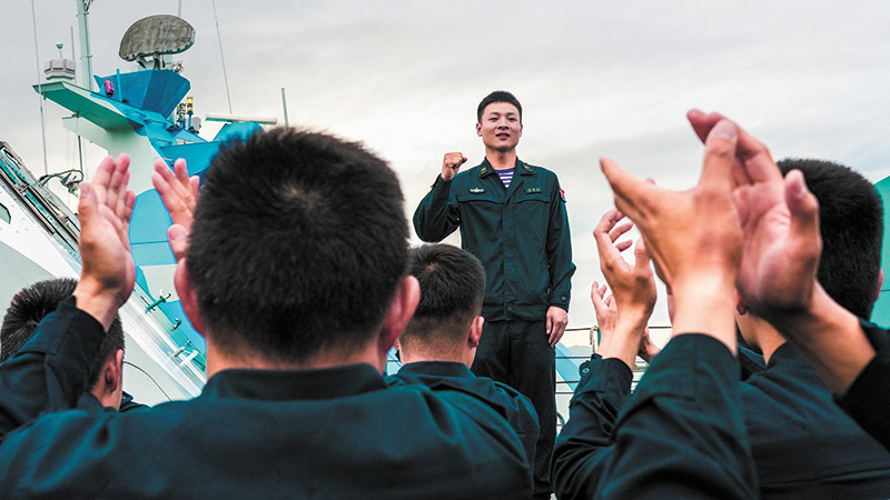 海軍某導(dǎo)彈快艇大隊開展“新時代奮斗觀”大討論影像